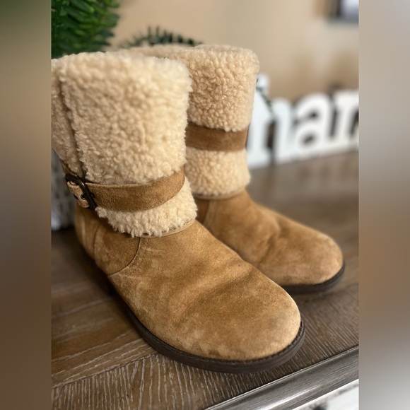 UGG Blayre Il Buckle Sheepskin Collared Boot Size 5.5 Brown Ankle Boot - Picture 3 of 13